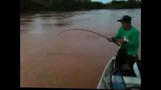 preview picture of video 'Filme De pesca no araguaia Cocalinho Mt'