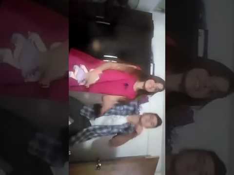 La delfi bailando...