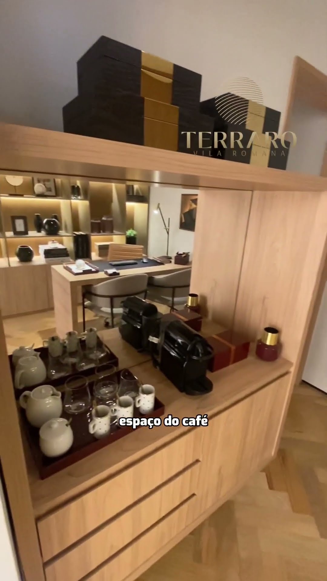 TERRARO VILA ROMANA: Hall privativo e Home office com entrada independente.