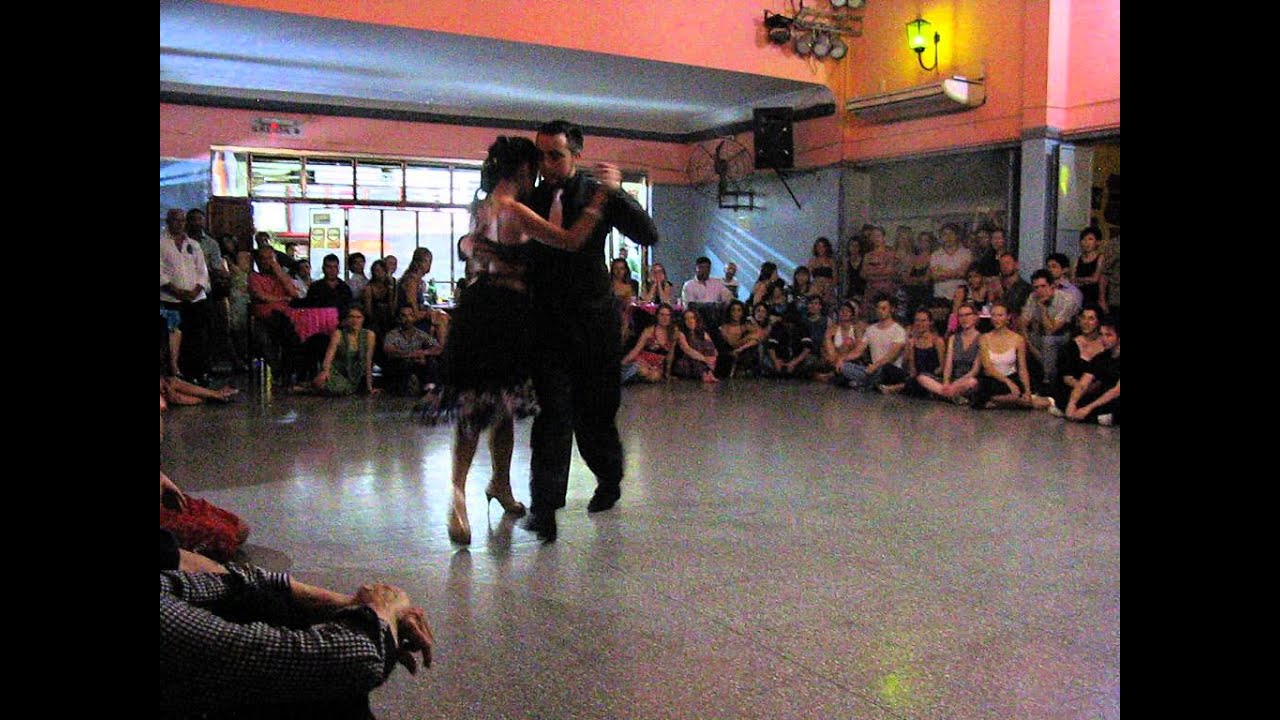 JONATHAN SAAVEDRA y CLARISA ARAGÓN en Viva La Pepa Milonga (1/4)