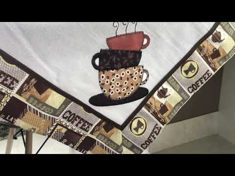 Toalha de chá bordada patchwork Xícaras Triplas 0.68x0.98m