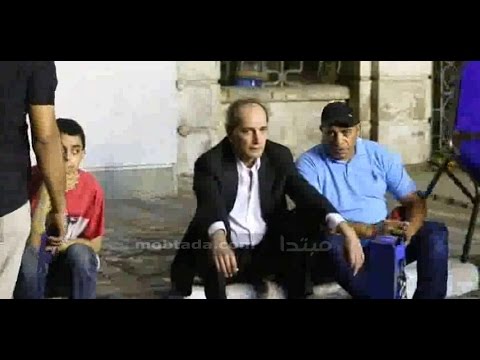 هشام سليم يتلقى العزاء على الرصيف