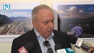 Գժի նման էթում ա, ով ինչ դեմ ա տալիս, ստորագրում ա. 7 հատ թուղթ ա ստորագրել. Հրանտ Բագրատյան: Լրաբեր