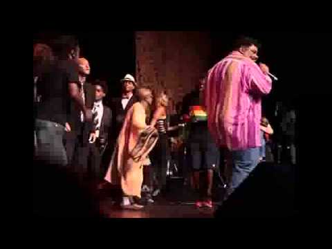 SÉRGIO LOROZA E BANDA BATACOTÔ.