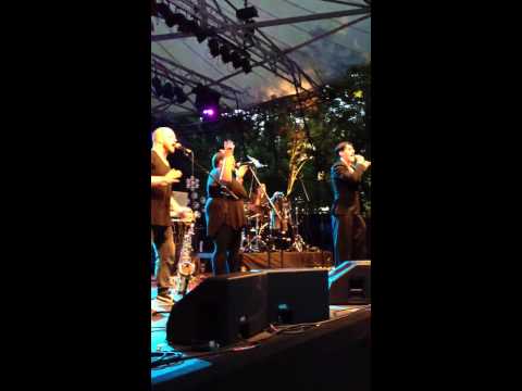 2012-06-21 Sam Sparro - Happiness (The Magician Remix) (StuBru On The Rocks, Rivierenhof Antwerpen)