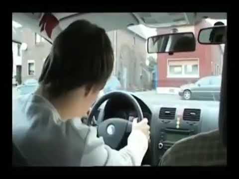 Fahrlehrer rastet komplett aus!!!