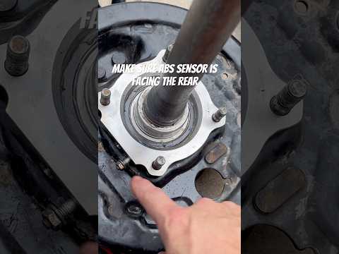 🔩Quick Tips for Rear Wheel Bearing Replacement! #WheelBearingReplacement #mechanictips