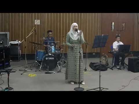 Takkan ada cinta yang lain (band live cover)- Ayesha Said