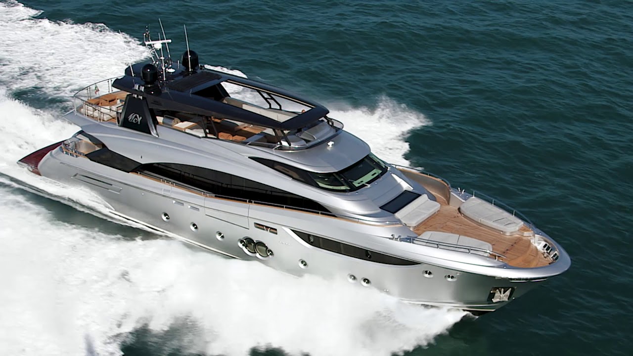 MCY 105 - Yacht tour