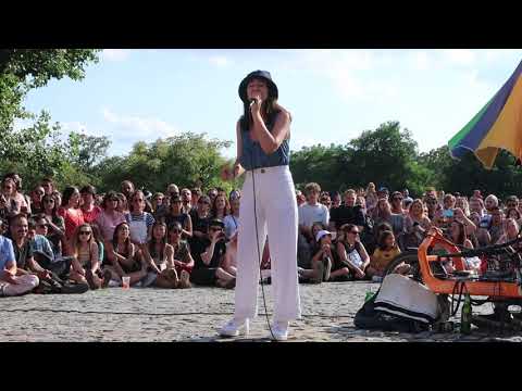 SOMEONE LIKE YOU (Berlin street karaoke)