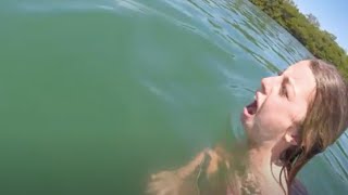 à l'intérieur ca brille, dehors j'ai peur Music Video