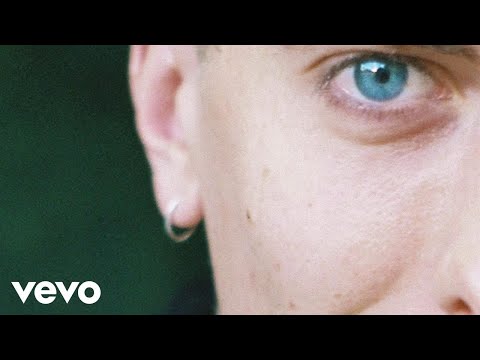Video thumbnail for Don’t Delete the Kisses (Charli XCX x Post Precious Remix)