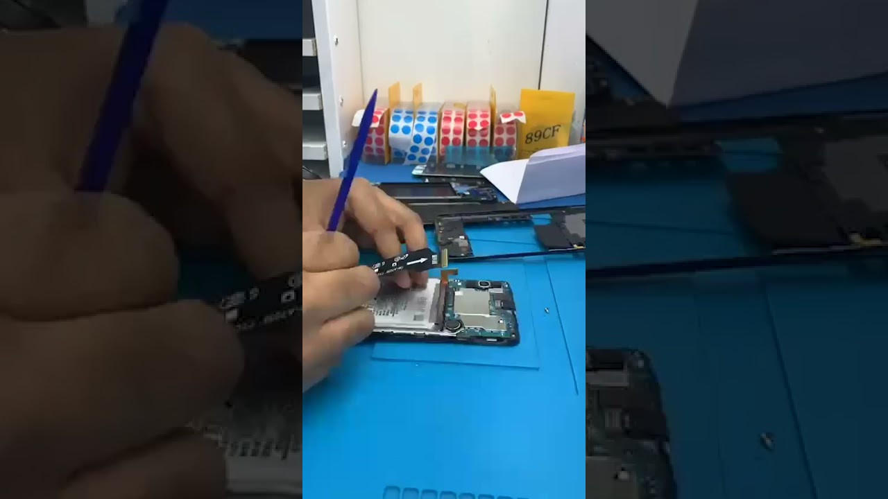 Watch video Changement écran Samsung A40 Changement écran Samsung A40