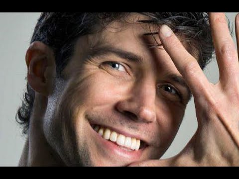 Roberto Bolle, lo scatto dal cassetto dei ricordi e tutti impazziti: com'era il re della danza 20 an