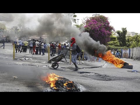 Haiti versinkt im Chaos: Regierungschef tritt zurück, Bandenboss fordert Unterstützung