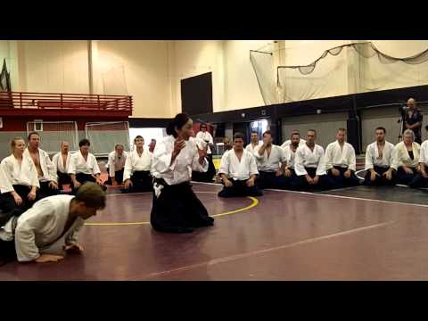 Yoko Okamoto: Aihamni iriminage sankaku  positioning