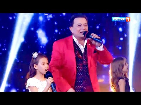 НОВОГОДНИЕ ИГРУШКИ - А.Хоралов и Карина Антипова ("Привет, Андрей!")