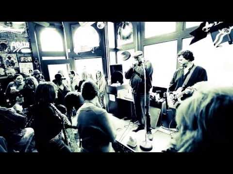 Country Bill & The Cadillac Daddies w/ Dave Herrero - Messing With The Kid