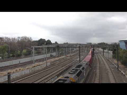 VL356 G515 on Freight near MCG