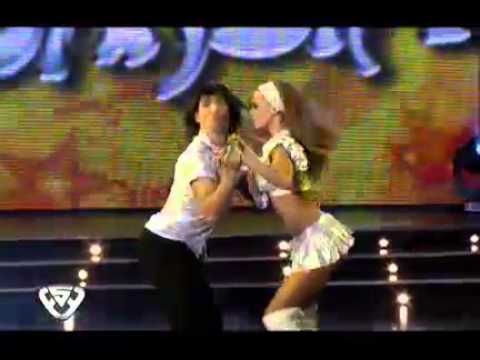 Showmatch 2011 - La cumbia de Erika Mitdank