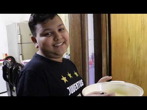 Making pan cakes |  FEAT My sister