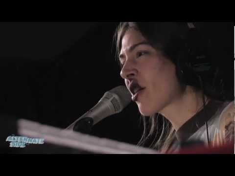 Chairlift - "Amanaemonesia" (Remastered, Live at WFUV)