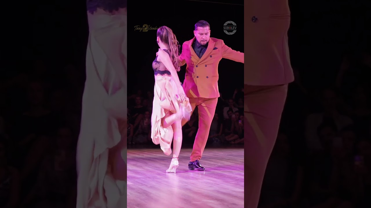 Video thumbnail for Carolina Giannini & Octavio Fernandez – Corrientes y Esmeralda