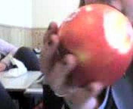 Kari snakker om eple