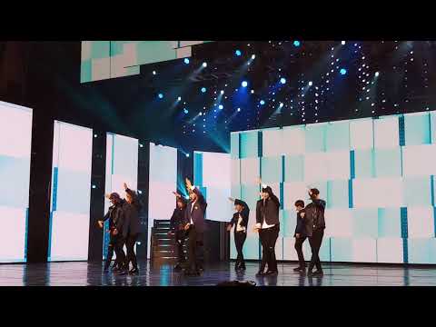 WANNA ONE - Energetic + Burn it up ( MAMA IN VIETNAM 171125 )