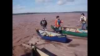 preview picture of video 'Canoes on the Petitcodiac River - Leaving Pre-d'en-Haut'