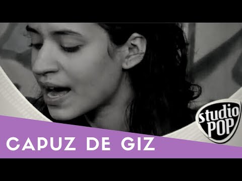 Capuz De Giz - Nanda Menezes