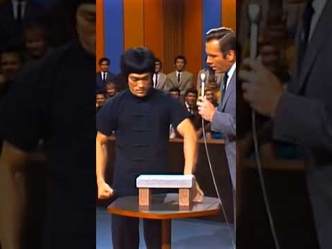 Bruce Lee demonstrates Qigong.#kungfu #brucelee