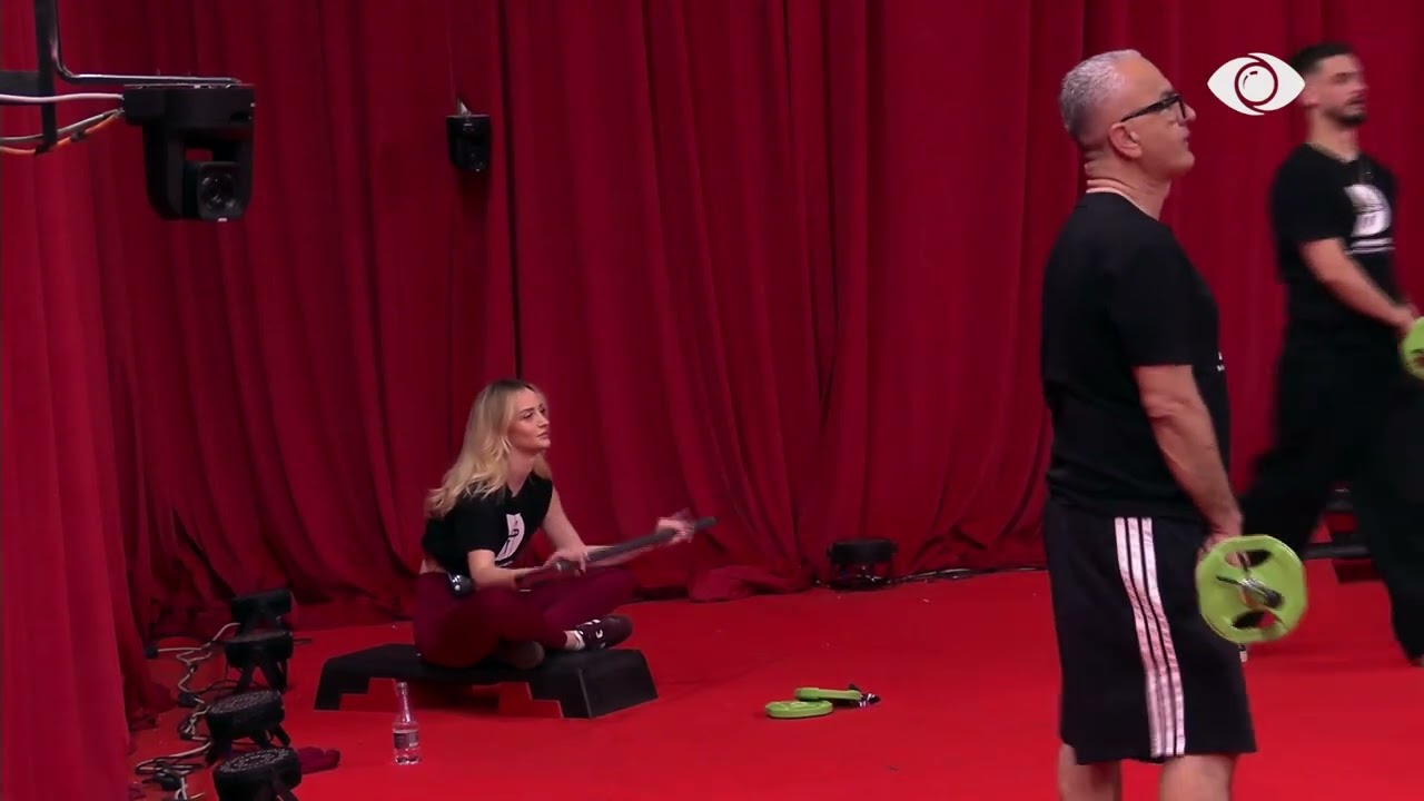 Banorët vijojnë ushtrimet për trupin