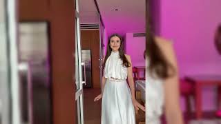 素人の清楚系爆乳美女が微笑んでるよ！