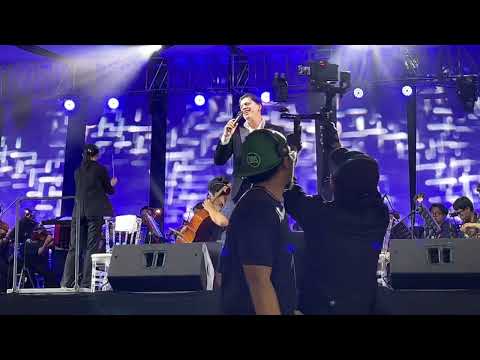 Patrizio Buanne - Med MUSIC IN THE PARK at Amphitheater, Benjakitti Park #bangkok #thailand