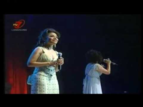 3 Diva Concert (Titi DJ with Ruth Sahanaya - Cinta)