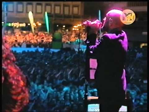 R.E.M. - Daysleeper (Live Köln 2001)
