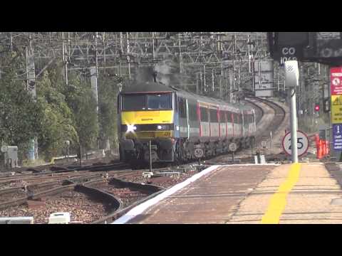 90002 Arrives at Colchester with a tone 27/09/14