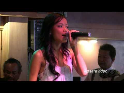 Amanda, guest singer at La Lune restaurant  doing an American pop beat
