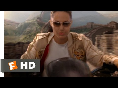 Lara Croft Tomb Raider 2 (2/9) Movie CLIP - Riding the Great Wall (2003) HD