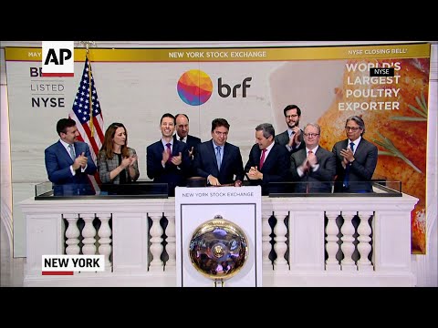 Escalating trade war sinks stock indexes
