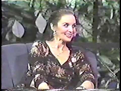 Crystal Gayle - half the way - interview