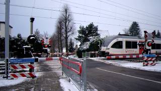 preview picture of video 'Dutch Railroad Crossing/ Level Crossing/ Bahnübergang/ Spoorwegovergang Houthem- St. Gerlanch'