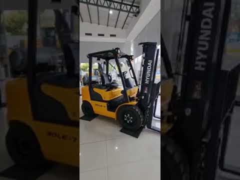 Montacargas Hyundai, 30LE-7  Nafta/Gas, capacidad de carga 3000kgs.
