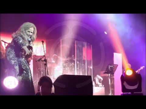 Manoella Torres festejó sus 50 años de trayectoria.