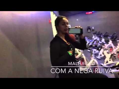 malhando com a nega ruiva