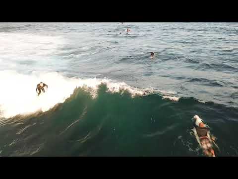 Видео серфинга на Копакабане, снятое с дрона