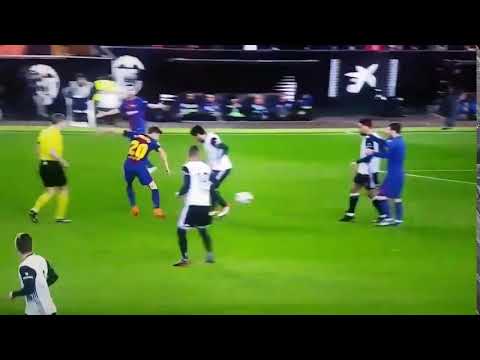 Coquelin takes Messi’s shirt off trying to get the ball off of him/ Valencia - Barcelona/ 08.02.2018