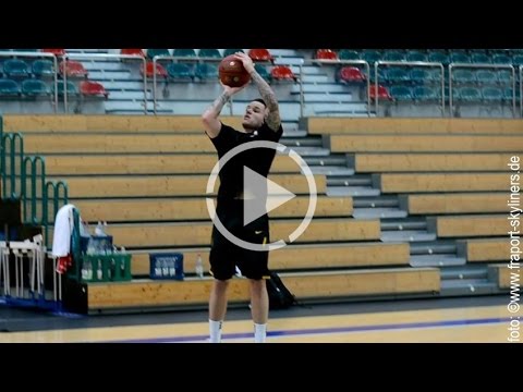 Mini-Clip: Konstantin Klein beim Wurftraining