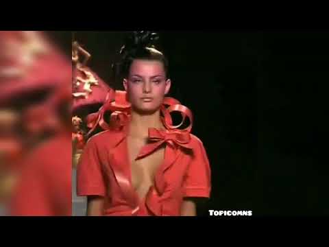 Isabeli Fontana para Viktor & Rolf Spring/Summer 2005